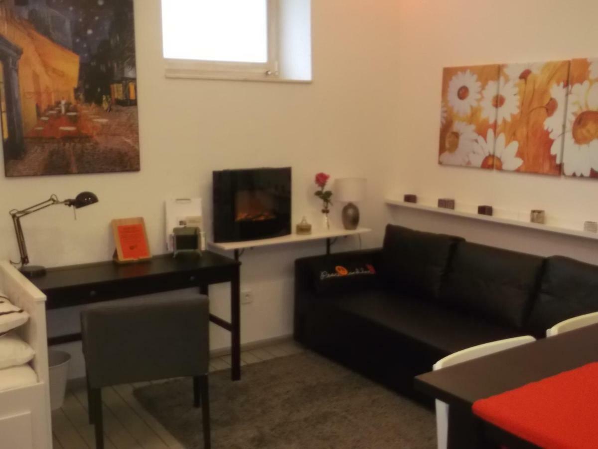Belvarosi Apartmanszallo - Kiskunfélegyháza Exterior foto